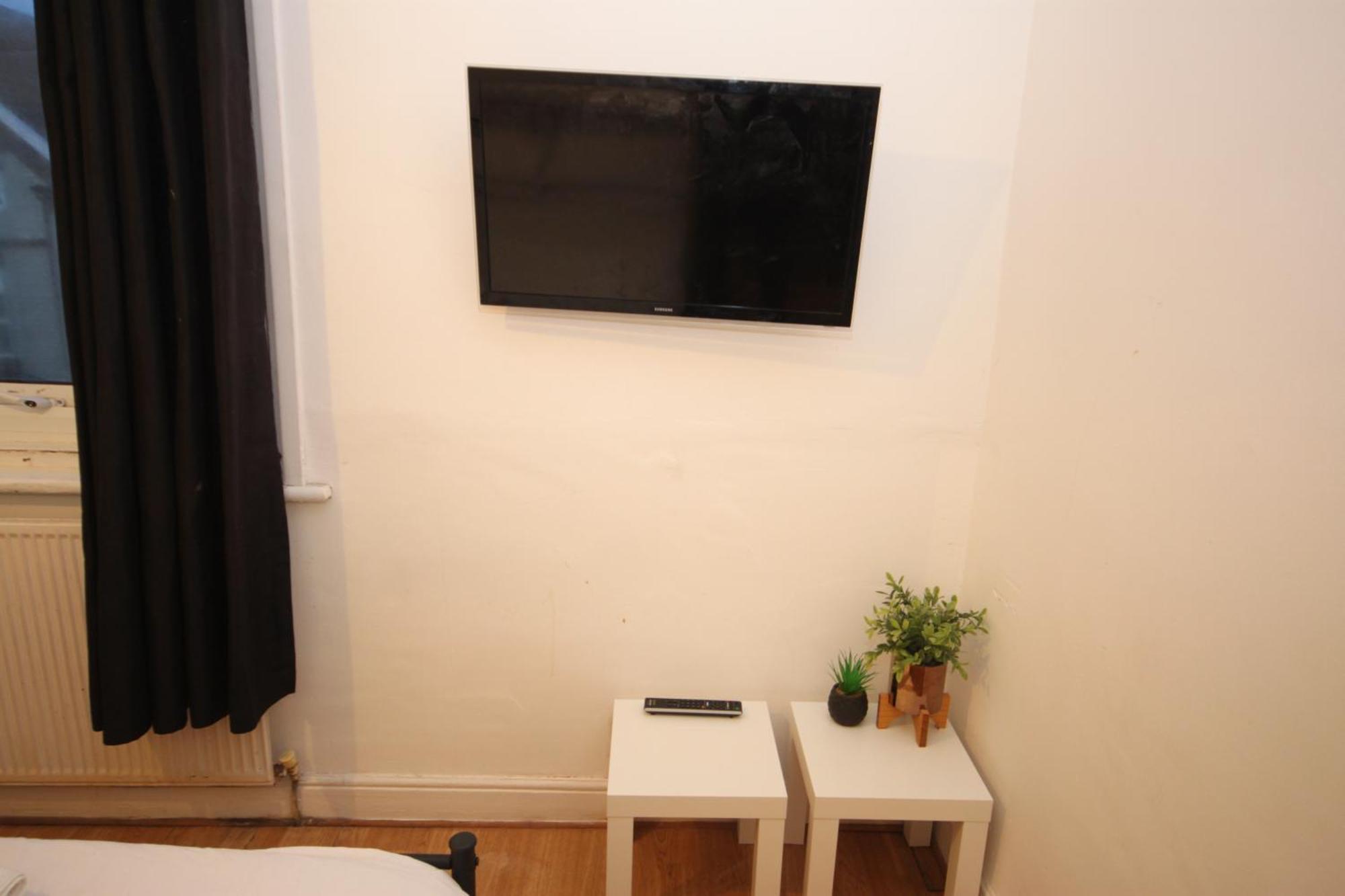 Barton Seaview, Self Catering Studio Apartments, Promenade & Central Beach Location, Families, Couples Or 23 Years Plus Only, Free Parking Blackpool Zimmer foto
