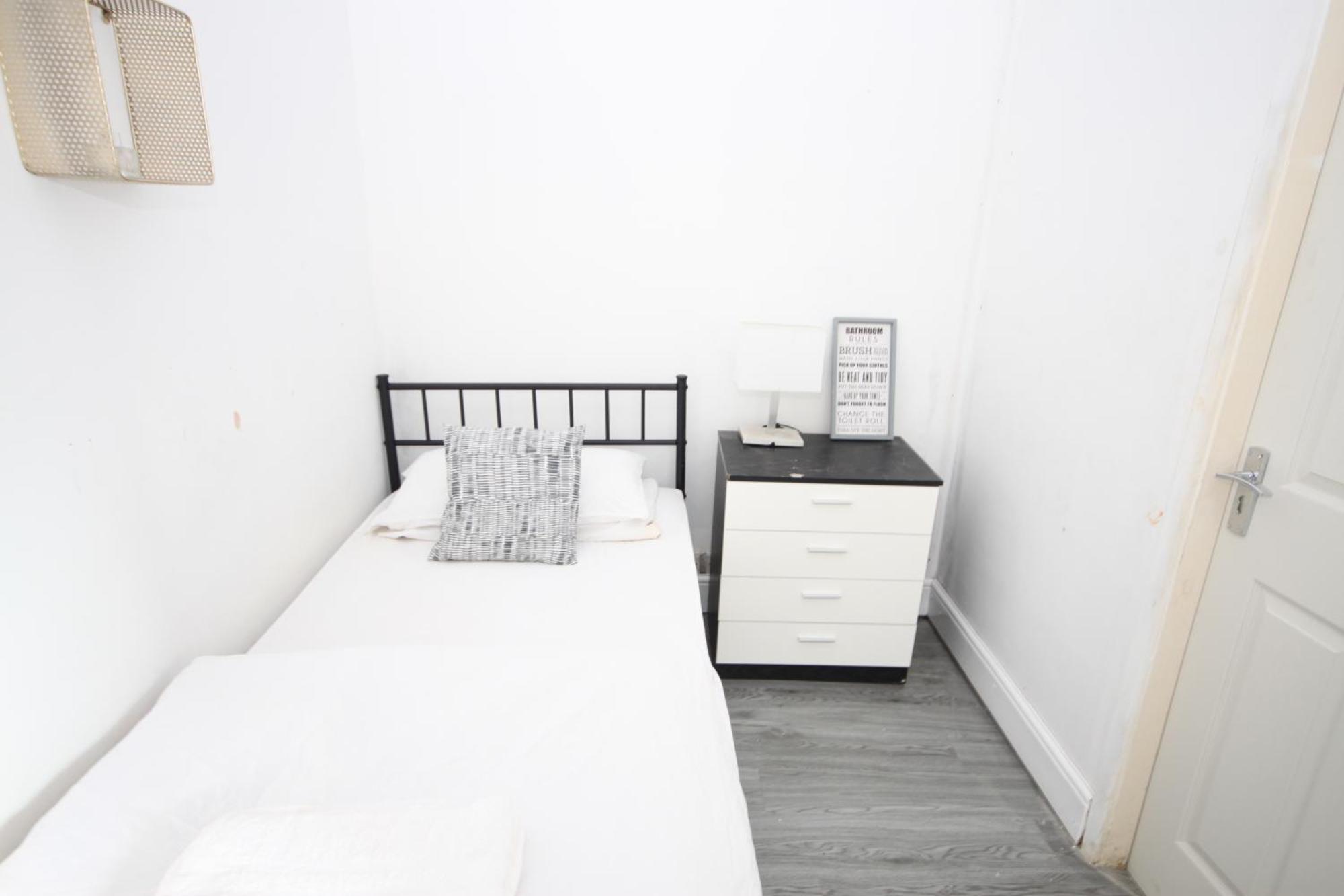 Barton Seaview, Self Catering Studio Apartments, Promenade & Central Beach Location, Families, Couples Or 23 Years Plus Only, Free Parking Blackpool Zimmer foto