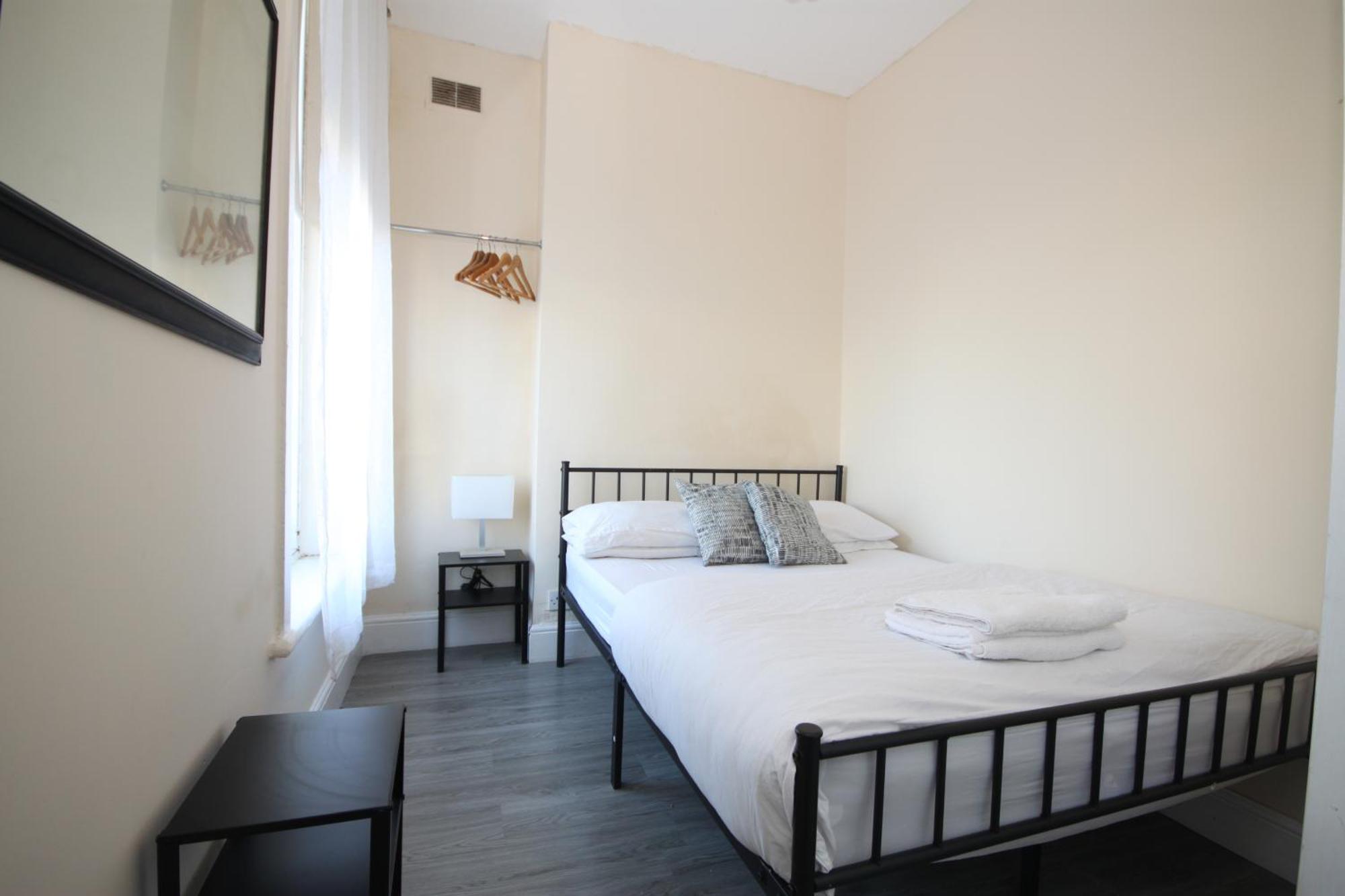 Barton Seaview, Self Catering Studio Apartments, Promenade & Central Beach Location, Families, Couples Or 23 Years Plus Only, Free Parking Blackpool Zimmer foto